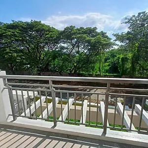 Aparthotel Acacia Estates Taguig, Manila
